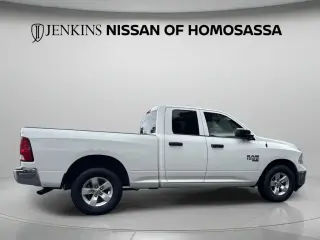 Ram 1500 Classic 2024 4x2 SLT Cabina Cuádruple de 4 puertas con caja de 6.3 pies
