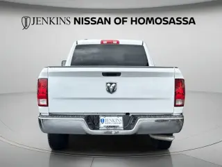 Ram 1500 Classic 2024 4x2 SLT Cabina Cuádruple de 4 puertas con caja de 6.3 pies