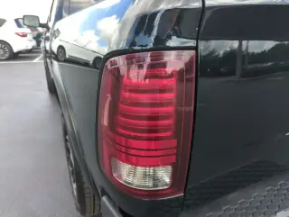 Ram 1500 Classic 2024 4x4 Warlock 4 puertas Cabina Crew 5.5 pies. Caja corta Pickup