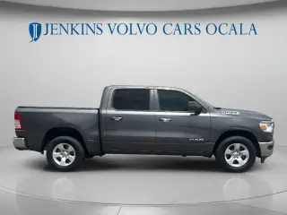 Ram 1500 2020 4x2 Big Horn 4 puertas Cabina Crew 5.6 pies. SB Pickup