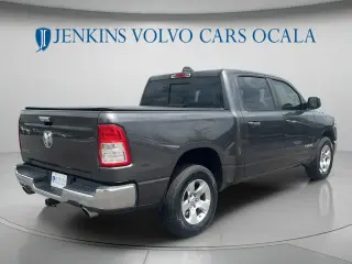 Ram 1500 2020 4x2 Big Horn 4 puertas Cabina Crew 5.6 pies. SB Pickup