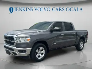 Ram 1500 2020 4x2 Big Horn 4 puertas Cabina Crew 5.6 pies. SB Pickup