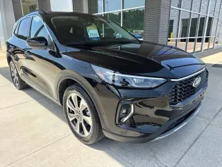 Ford Escape Híbrido 2023 AWD Platinum 4 puertas SUV