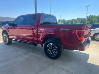 Ford F-150 2022 4x4 XLT 4 puertas SuperCrew 5.5 pies. SB