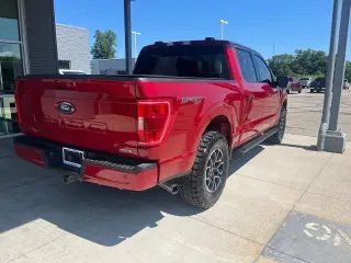 Ford F-150 2022 4x4 XLT 4 puertas SuperCrew 5.5 pies. SB