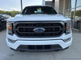 Ford F-150 2023 4x4 XLT 4 puertas SuperCrew 5.5 pies. SB