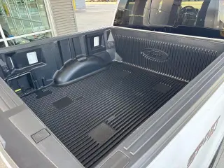 Ford F-150 2023 4x4 XLT 4 puertas SuperCrew 5.5 pies. SB