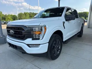 Ford F-150 2023 4x4 XLT 4 puertas SuperCrew 5.5 pies. SB