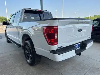Ford F-150 2023 4x4 XLT 4 puertas SuperCrew 5.5 pies. SB