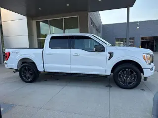 Ford F-150 2023 4x4 XLT 4 puertas SuperCrew 5.5 pies. SB