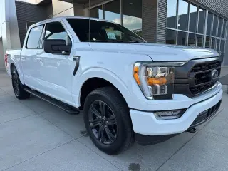 Ford F-150 2023 4x4 XLT 4 puertas SuperCrew 5.5 pies. SB
