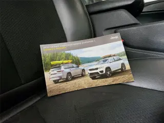 Jeep Grand Cherokee 2023 4x4 Altitude 4 puertas SUV
