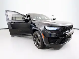 Jeep Grand Cherokee 2023 4x4 Altitude 4 puertas SUV