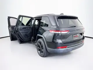 Jeep Grand Cherokee 2023 4x4 Altitude 4 puertas SUV