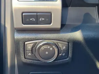 Ford F-150 2016 4x4 Platinum 4 puertas SuperCrew 5.5 pies. SB