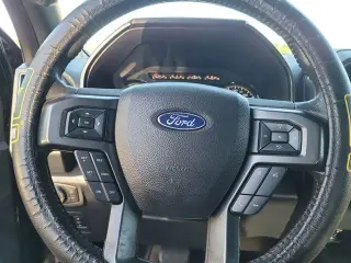 Ford F-150 2018 4x4 XLT 4 puertas SuperCrew 5.5 pies SB