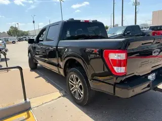 Ford F-150 2023 4x2 XL 4 puertas SuperCrew 5.5 pies SB
