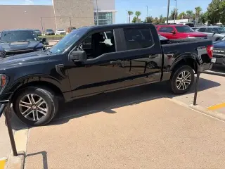 Ford F-150 2023 4x2 XL 4 puertas SuperCrew 5.5 pies SB
