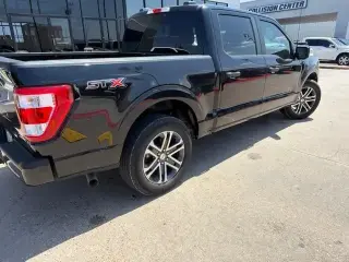 Ford F-150 2023 4x2 XL 4 puertas SuperCrew 5.5 pies SB