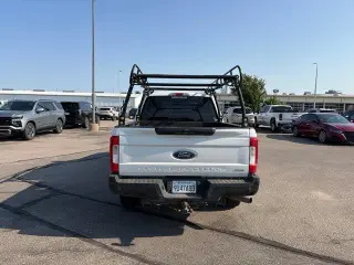 Ford F-250 Super Duty 2018 4x2 XL 4 puertas Cabina Doble batea de 6.8 pies