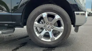 Ford F-150 2023 4x4 Lariat 4 puertas SuperCrew 5.5 pies. SB