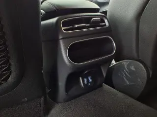 Genesis GV70 2025 AWD 2.5T Estándar 4 puertas SUV