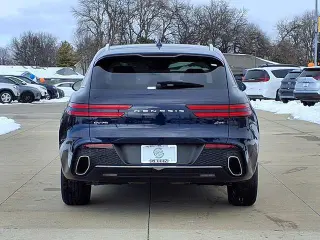 Genesis GV70 2025 AWD 2.5T Estándar 4 puertas SUV