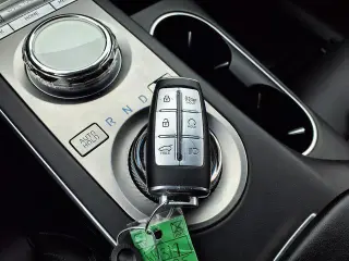 Genesis GV70 2025 AWD 2.5T Estándar 4 puertas SUV
