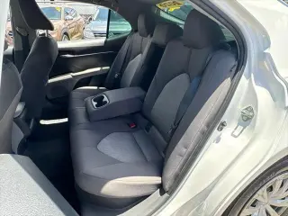 Toyota Camry Híbrido 2020 LE 4 puertas Sedan