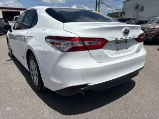 Toyota Camry Híbrido 2020 LE 4 puertas Sedan
