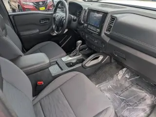 Nissan Frontier 2024 4x4 SV 4 puertas King Cab 1.86 m