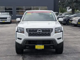 Nissan Frontier 2024 4x4 SV 4 puertas King Cab 1.86 m