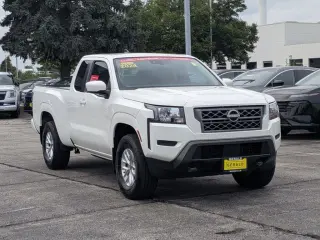 Nissan Frontier 2024 4x4 SV 4 puertas King Cab 1.86 m