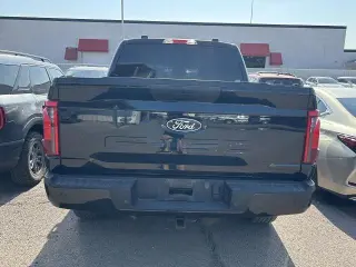Ford F-150 2024 4x4 STX 4 puertas SuperCrew 5.5 pies. SB
