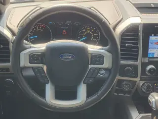 Ford F-150 2019 4x4 Lariat 4 puertas SuperCrew 5.5 pies. SB