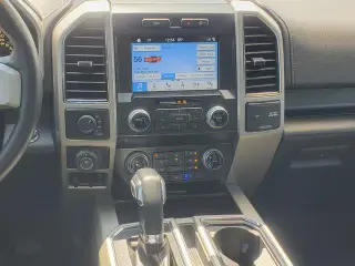 Ford F-150 2019 4x4 Lariat 4 puertas SuperCrew 5.5 pies. SB