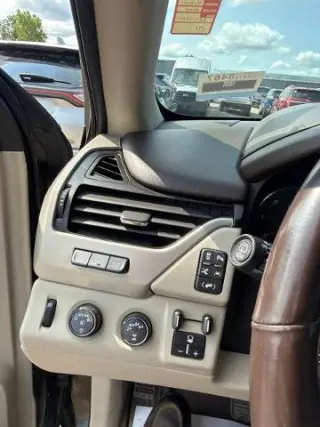 GMC Yukon XL 2019 4x4 Denali 4 puertas SUV