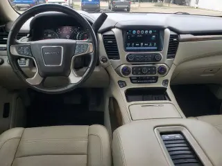 GMC Yukon XL 2019 4x4 Denali 4 puertas SUV