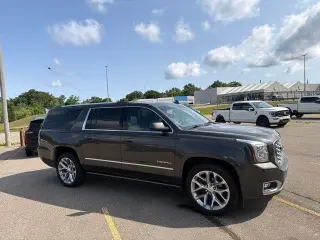 GMC Yukon XL 2019 4x4 Denali 4 puertas SUV