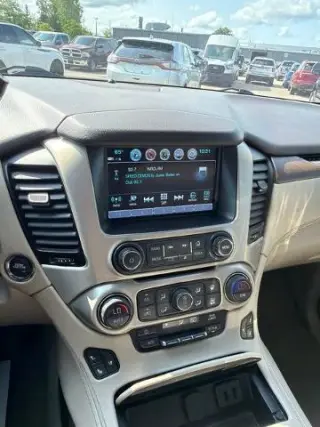 GMC Yukon XL 2019 4x4 Denali 4 puertas SUV