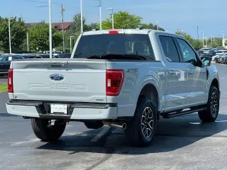 Ford F-150 2023 4x4 XLT 4 puertas SuperCrew 5.5 pies. SB