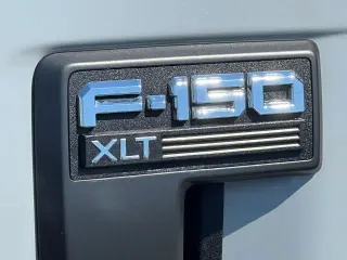 Ford F-150 2023 4x4 XLT 4 puertas SuperCrew 5.5 pies. SB