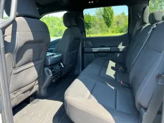 Ford F-150 2023 4x4 XLT 4 puertas SuperCrew 5.5 pies. SB