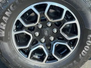 Ford F-150 2023 4x4 XLT 4 puertas SuperCrew 5.5 pies. SB