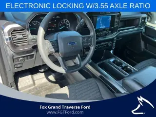 Ford F-150 2023 4x4 XL 4 puertas SuperCrew 5.5 pies. SB