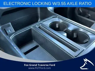 Ford F-150 2023 4x4 XL 4 puertas SuperCrew 5.5 pies. SB
