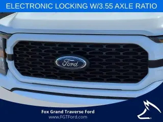 Ford F-150 2023 4x4 XL 4 puertas SuperCrew 5.5 pies. SB
