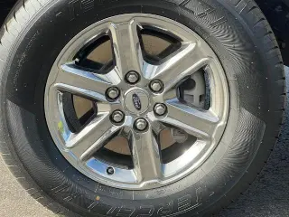 Ford F-150 2025 4x4 XLT 4 puertas SuperCrew 5.5 pies SB