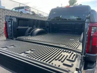 Ford F-150 2025 4x4 XLT 4 puertas SuperCrew 5.5 pies SB