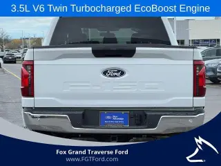 Ford F-150 2025 4x4 XLT 4 puertas SuperCrew 5.5 pies. SB